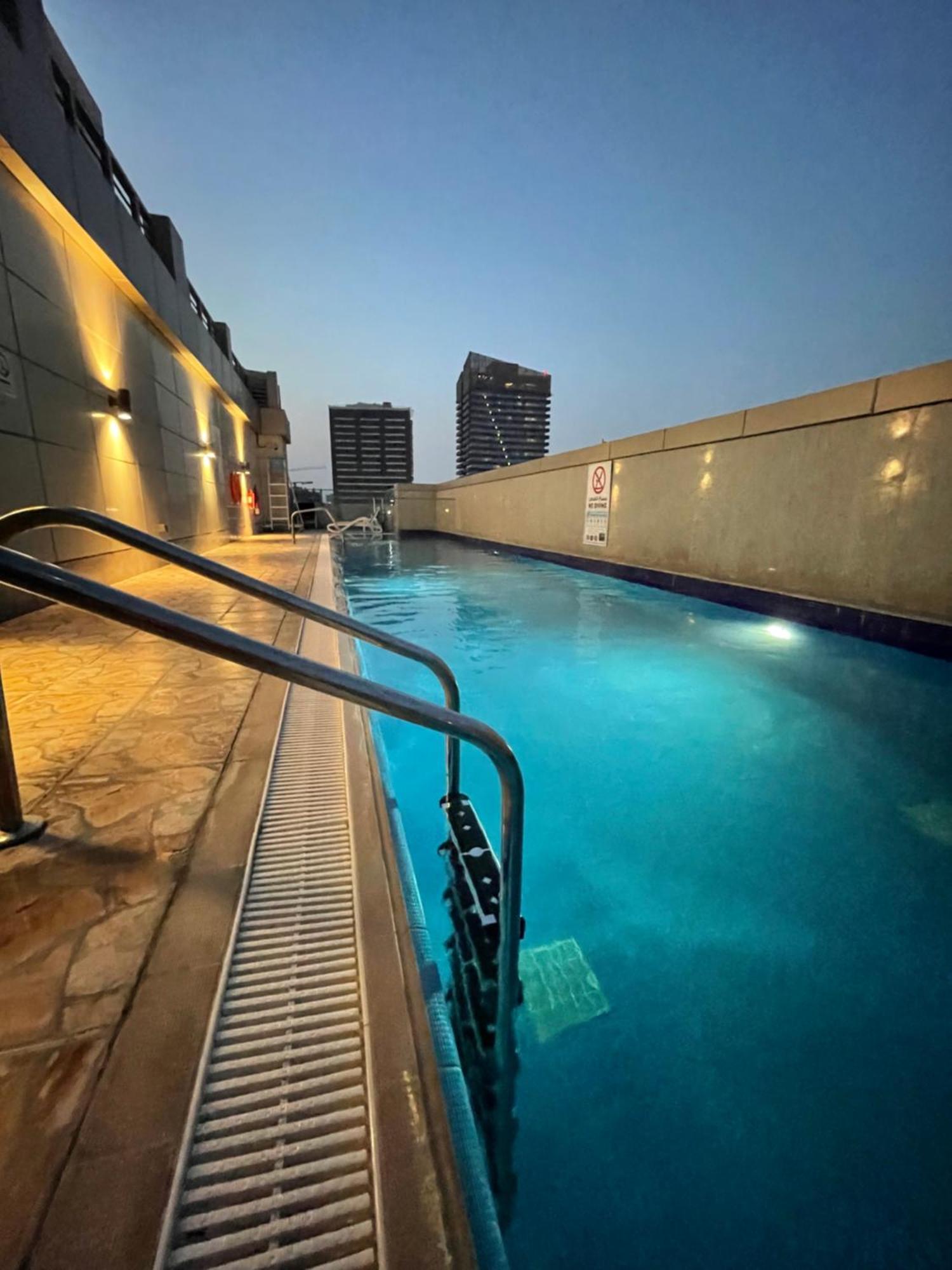 Great View, Dubai Sportcity, Parking Included, Nice Apartments Екстериор снимка