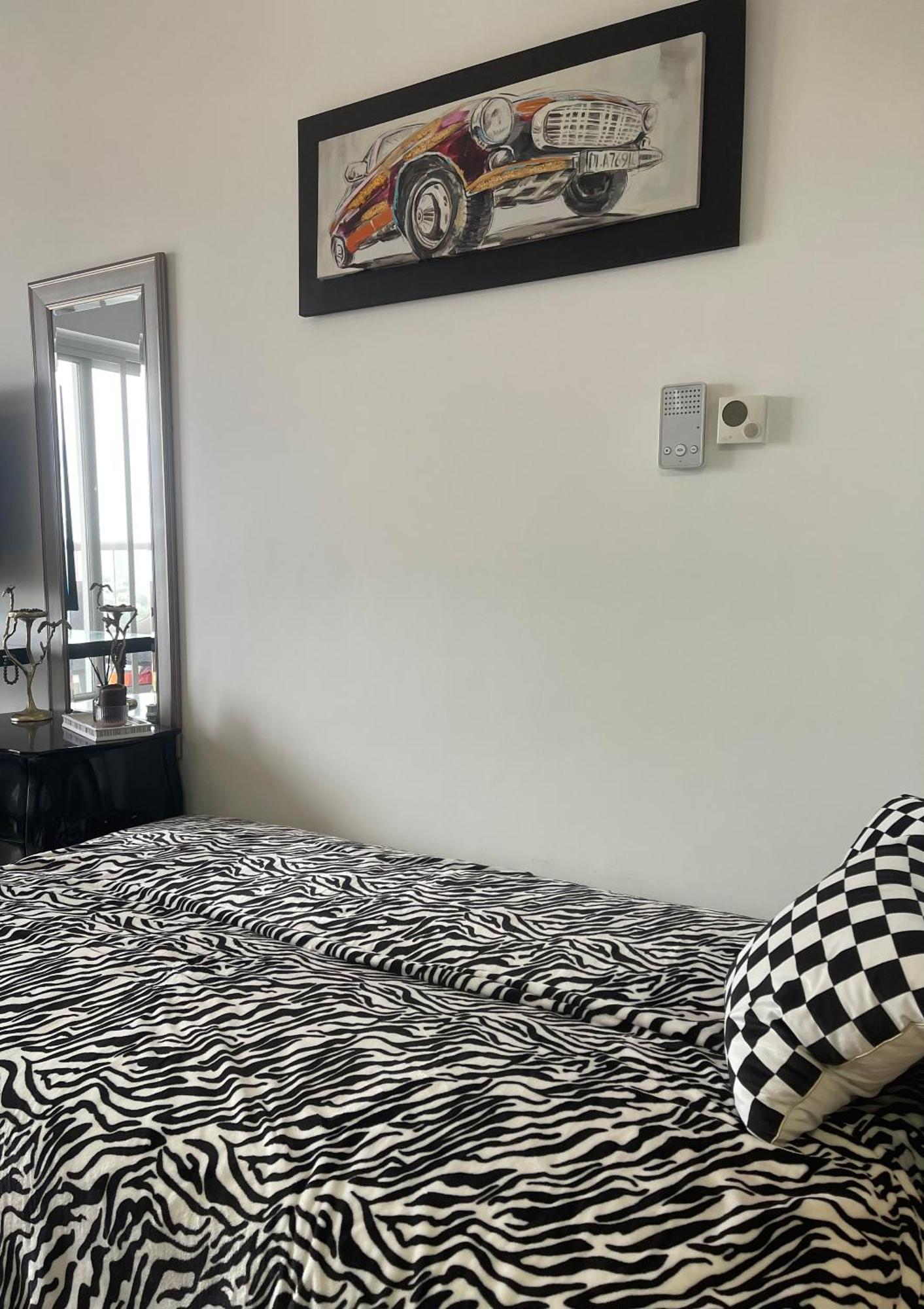 Great View, Dubai Sportcity, Parking Included, Nice Apartments Стая снимка