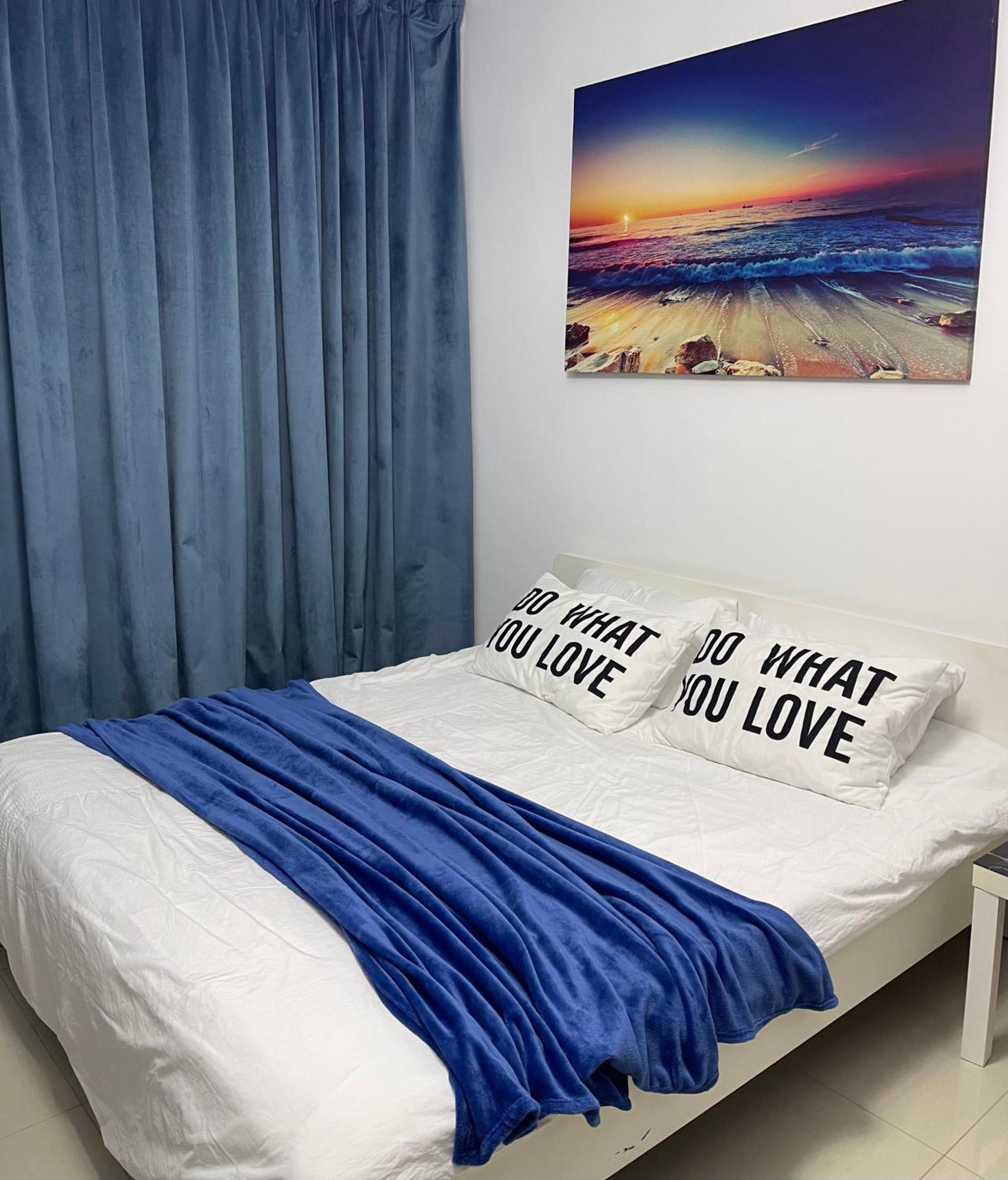Great View, Dubai Sportcity, Parking Included, Nice Apartments Стая снимка